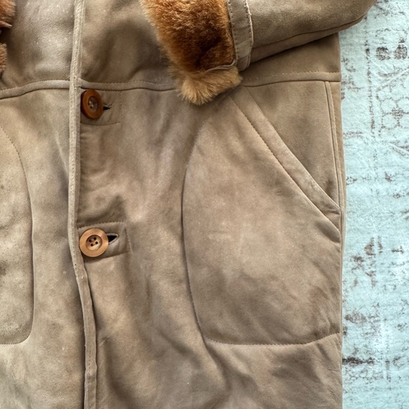 Shearling Coat - Picture 4 of 9